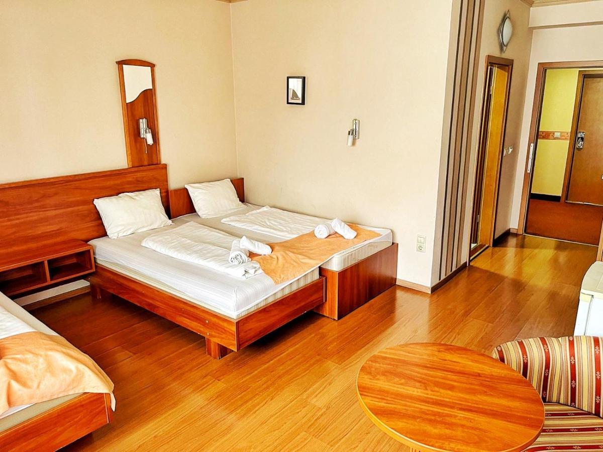Hotel Alkotmany Vendeghaz Sárvár Zewnętrze zdjęcie