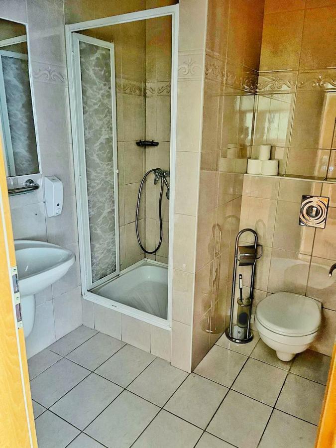 Hotel Alkotmany Vendeghaz Sárvár Zewnętrze zdjęcie
