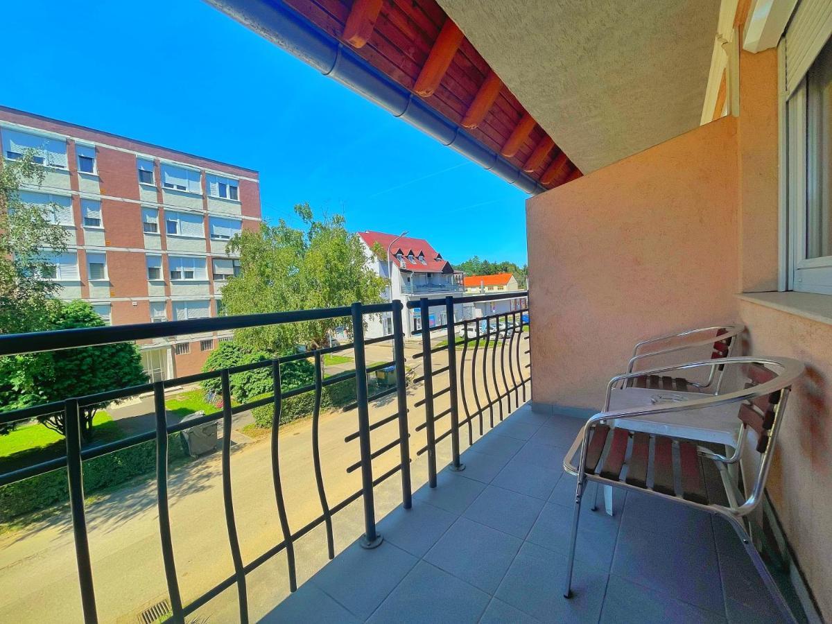 Hotel Alkotmany Vendeghaz Sárvár Zewnętrze zdjęcie